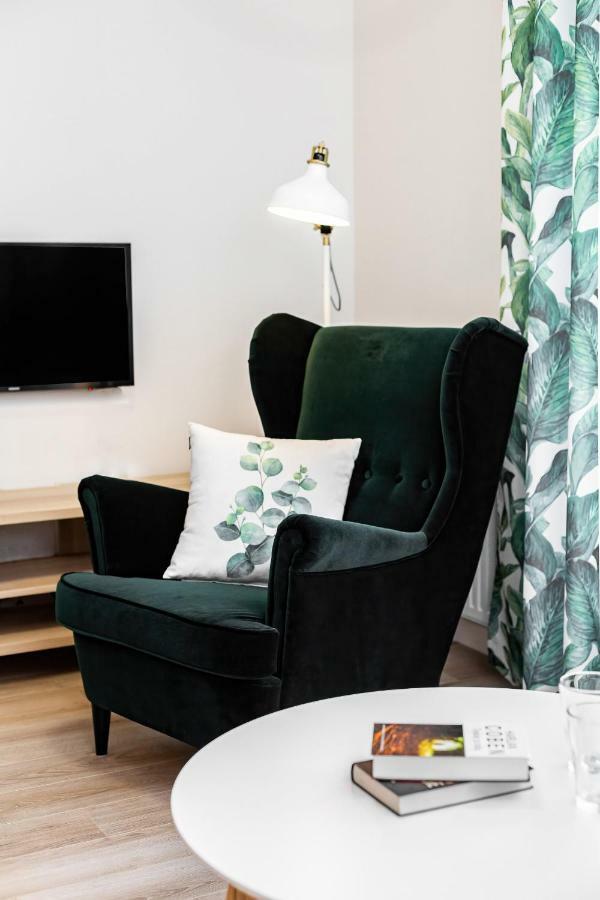 Apartment Walonska With Free Parking Wroclaw By Noclegi Renters Kültér fotó