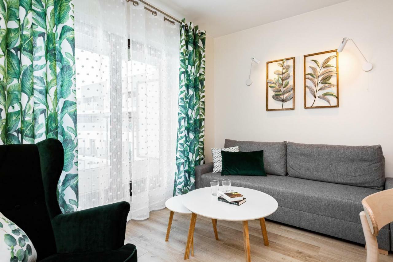 Apartment Walonska With Free Parking Wroclaw By Noclegi Renters Kültér fotó